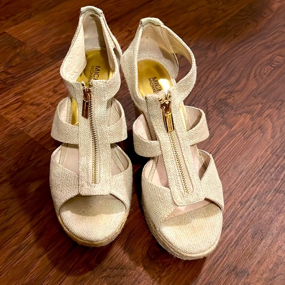 Michael kors shoes, size 8.5. Used couple times - Picture 1 of 5